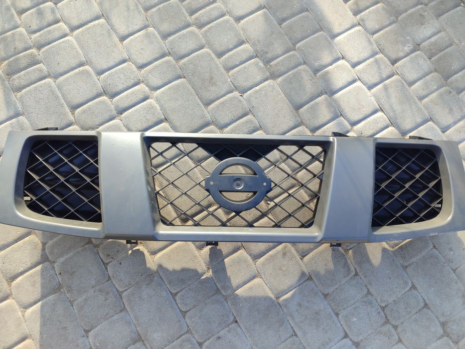 Решітка nissan Titan, Armada
