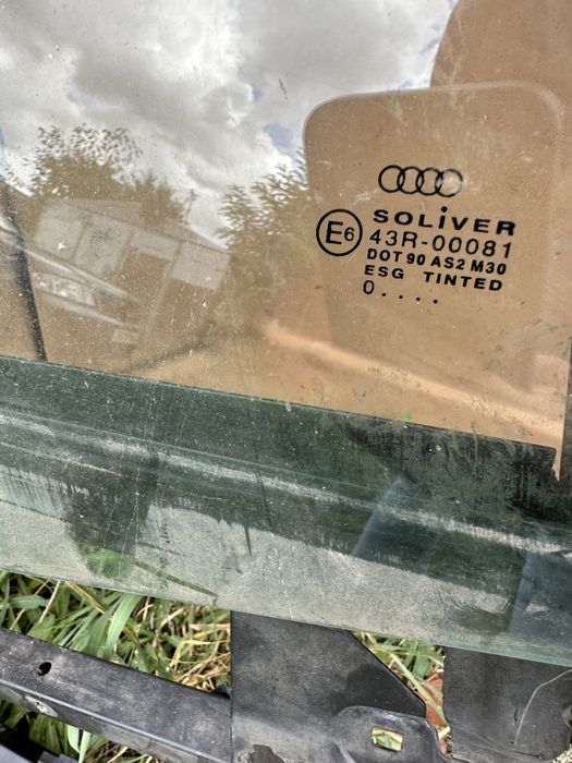 Рамки audi з стьоклами