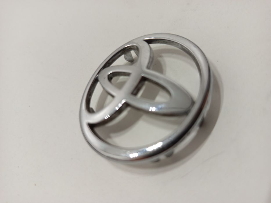 Toyota Emblemat na kierownicę z pinami