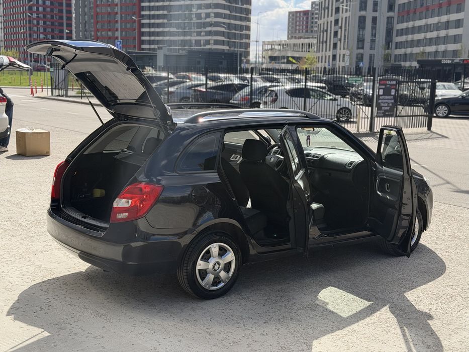 Skoda Fabia 2008 1.4 mpi универсал