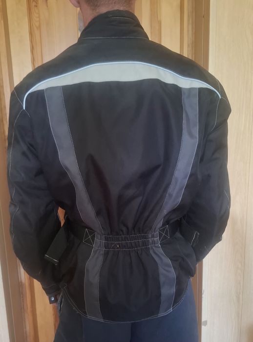 Kurtka na motor z ochraniaczami