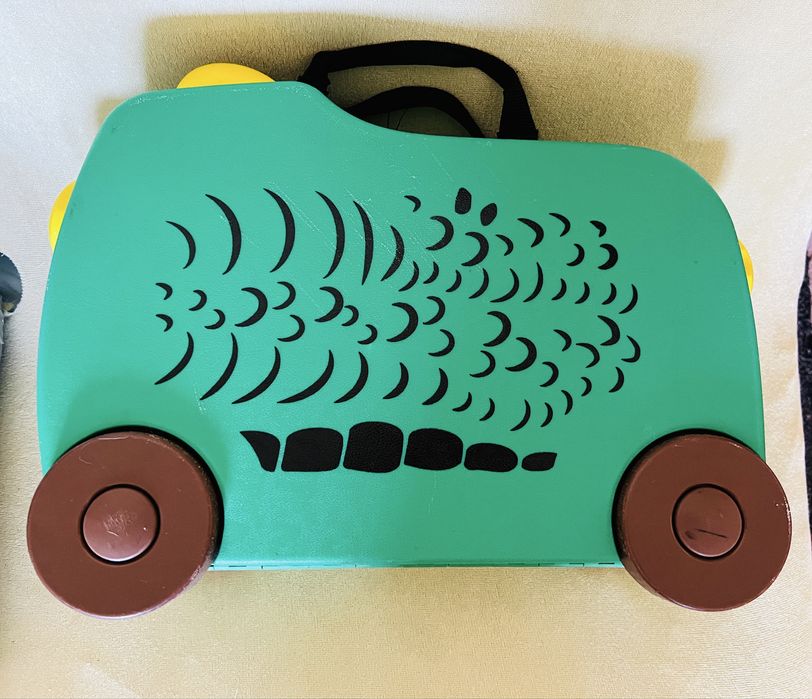 Дитяча валіза на колесах