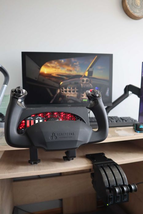 Wolant Honeycomb Alpha Flight Controls z przepustnicą Logitech