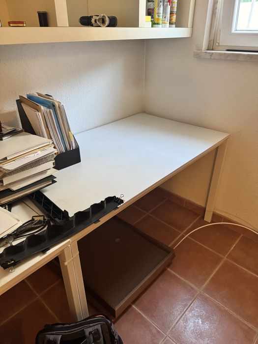Mesa/secretária branca