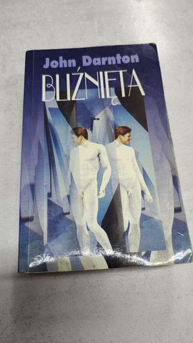 Bliźnięta. John Darnton