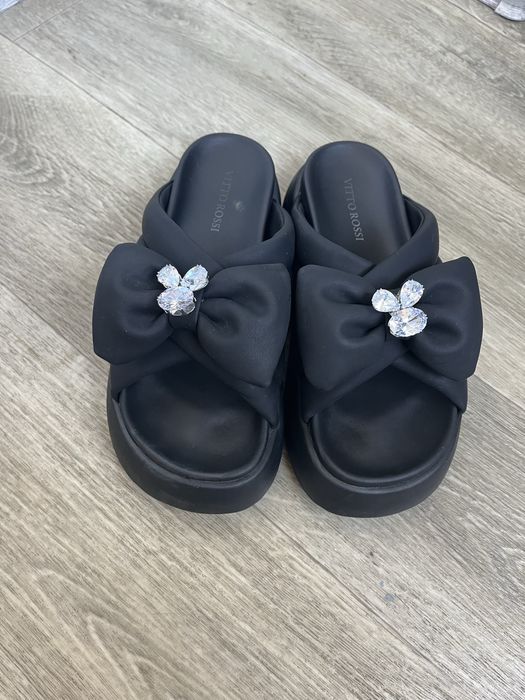 Жіночі шльопанці