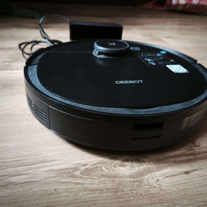 Robot, odkurzacz sprzątający Deebot Ozmo 950