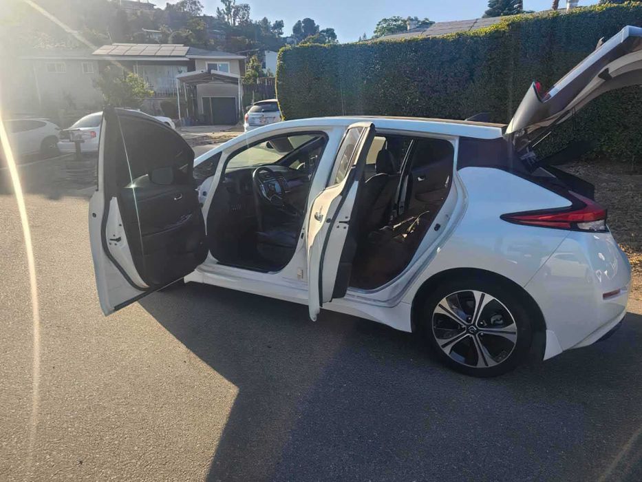 Nissan LEAF      2018