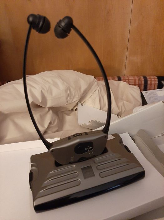Auriculares para TV sem fios c/ transmissão por rádio Humantechni