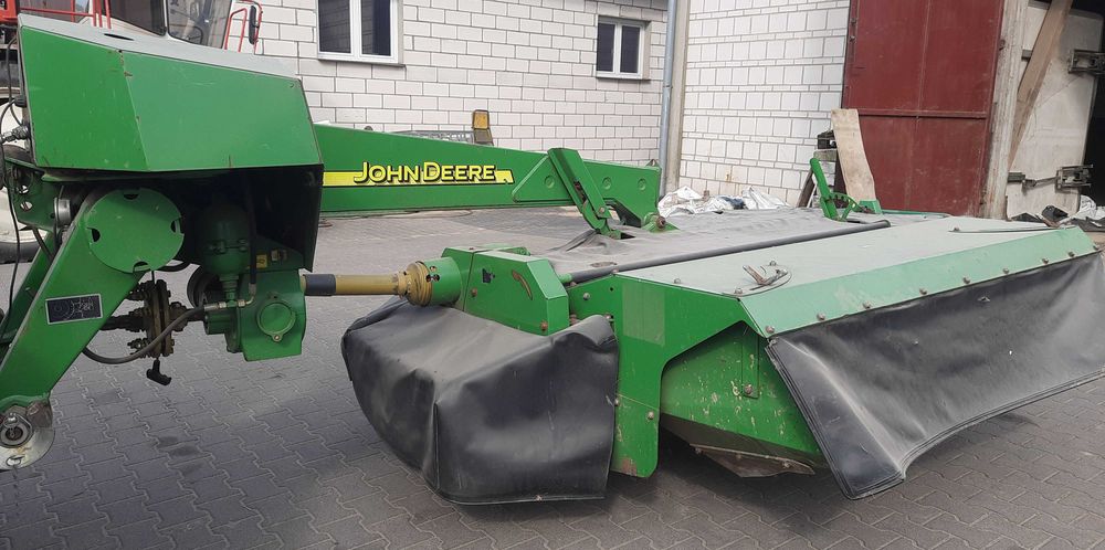Kosiarka dyskowa John Deere, przetrząsarka, prasa belująca