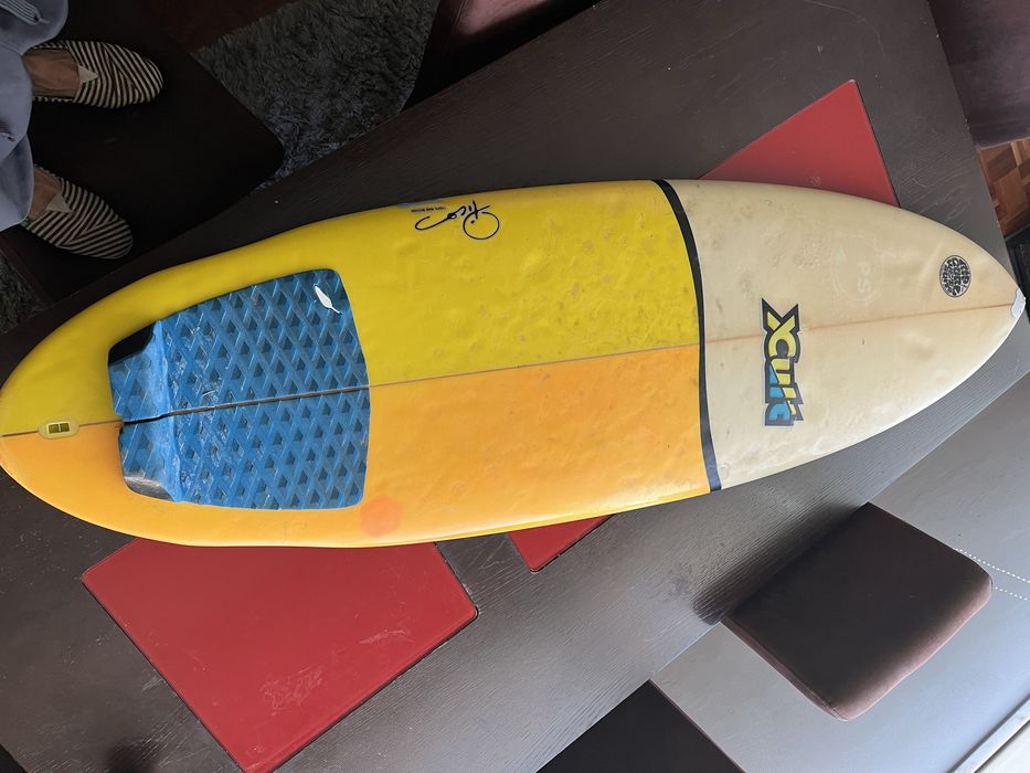 Rancha rip curl bastante antiga e com uso