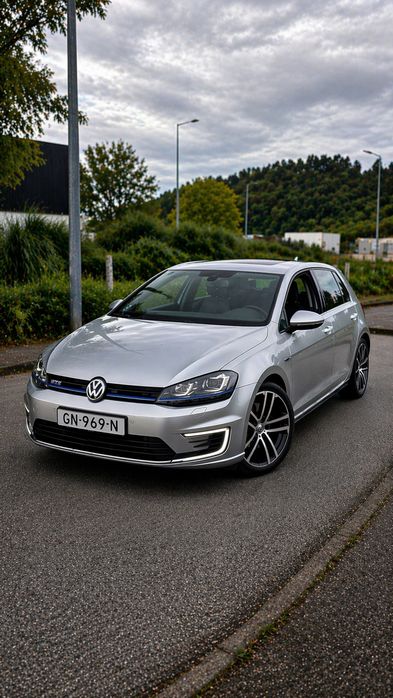 Volkswagen Golf GTE  Hybrid Plug-in | Full Extras | Impecável