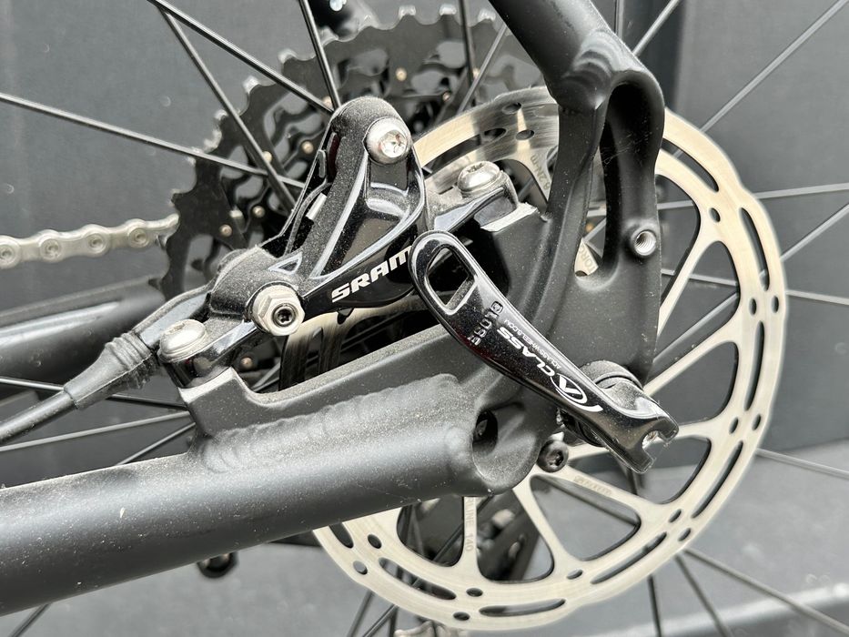 Piękny nowy rower Gravel Serious grupa sram