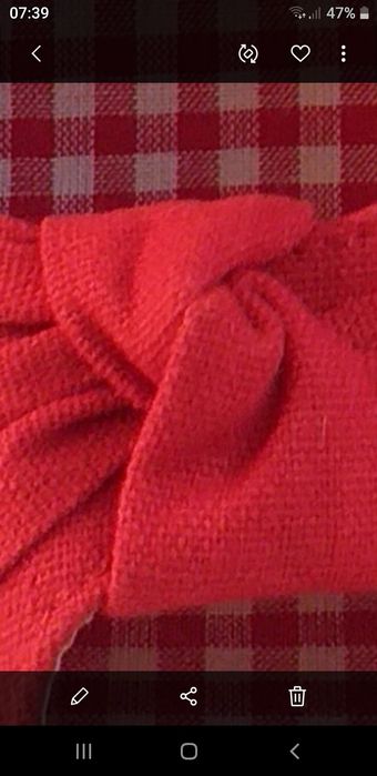 Czerwone sandałki na koturnie