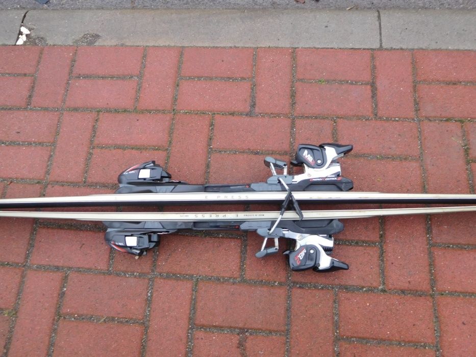 narty z kijkami w dobrym stanie