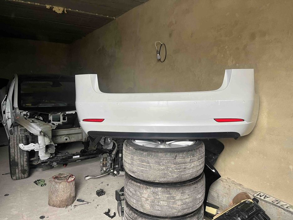 Бампер тесла модел 3