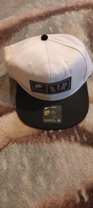 Czapka Nike air z daszkiem bejsbolówka biała