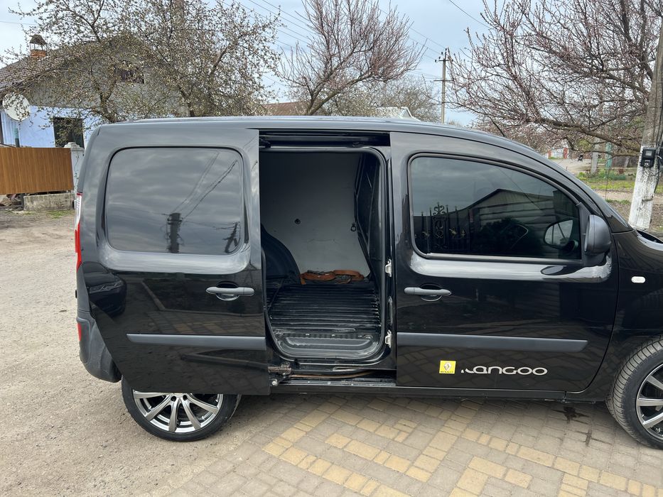 Renault.    kangoo