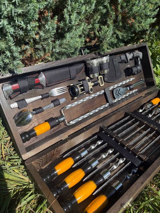 Шампура для шашлику в дерев'яному кейсі на подарунок чоловікові