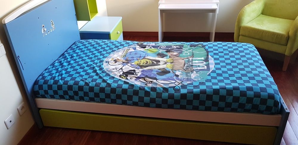Cama de Criança com gavetao e colchão