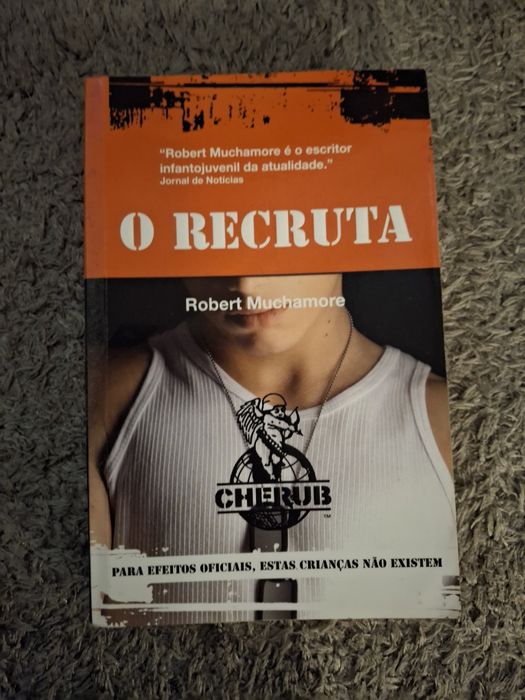 Livro o Recruta, de Robert Muchamore