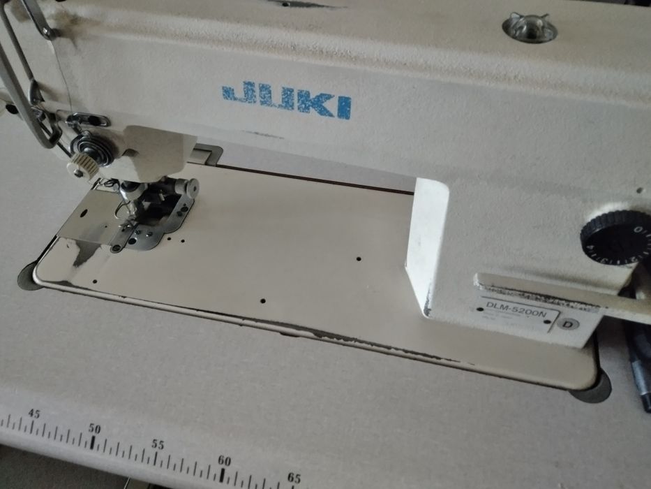 JUKI DLM-5200N stebnówka z odkrawaczem maszyna do szycia odkrawacz