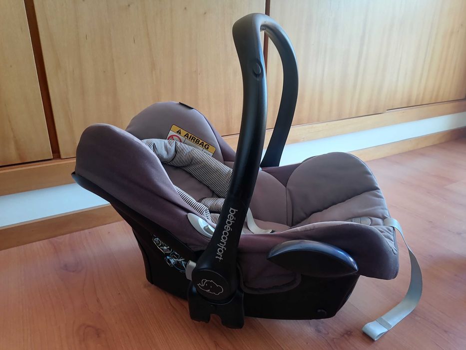 Conjunto BebéConfort Elea - ovo, carrinho, base isofix