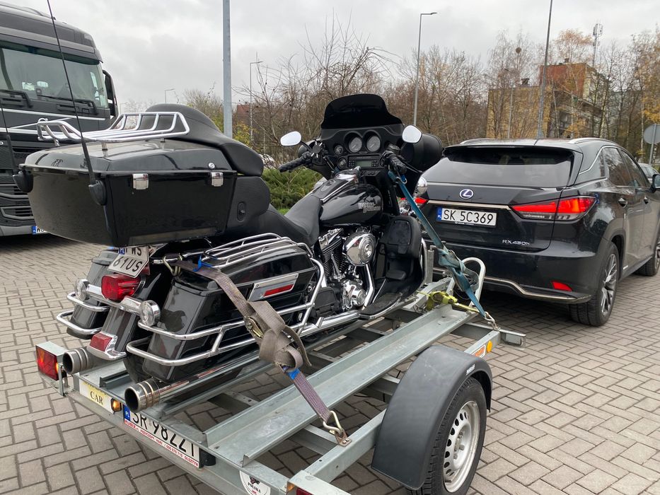 Transport lawetą towarów i maszyn, kierowca zawodowy do wynajęcia