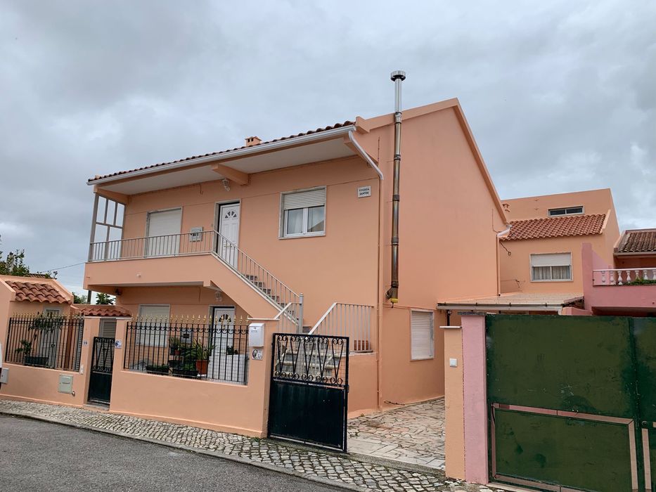 Pintura Predial e Reparação de Fachadas em Lisboa | Trabalhos em Altura (Rapel) | Telhados | Orçamentos Grátis