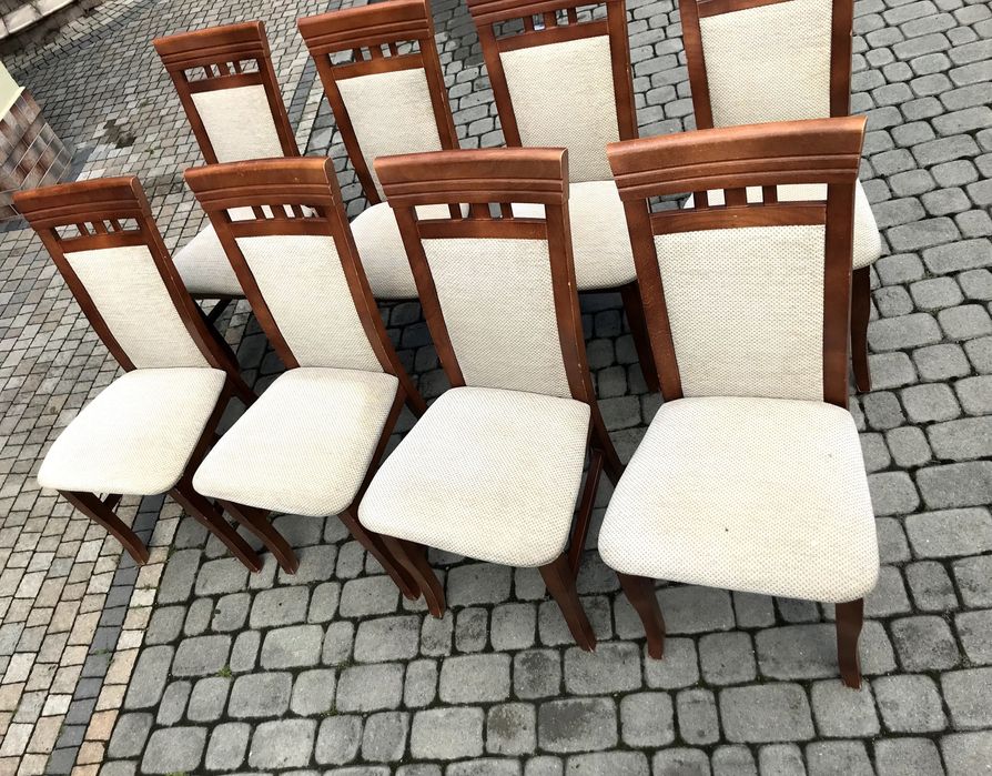 8 krzeseł do jadalni