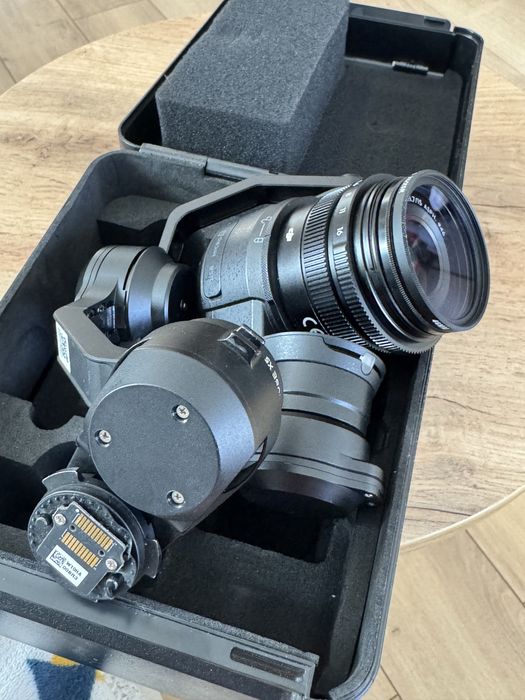 Підвіс з камерою DJI Zenmuse X5