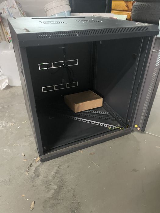 Armário bastidor de parede  600x600x640 mm