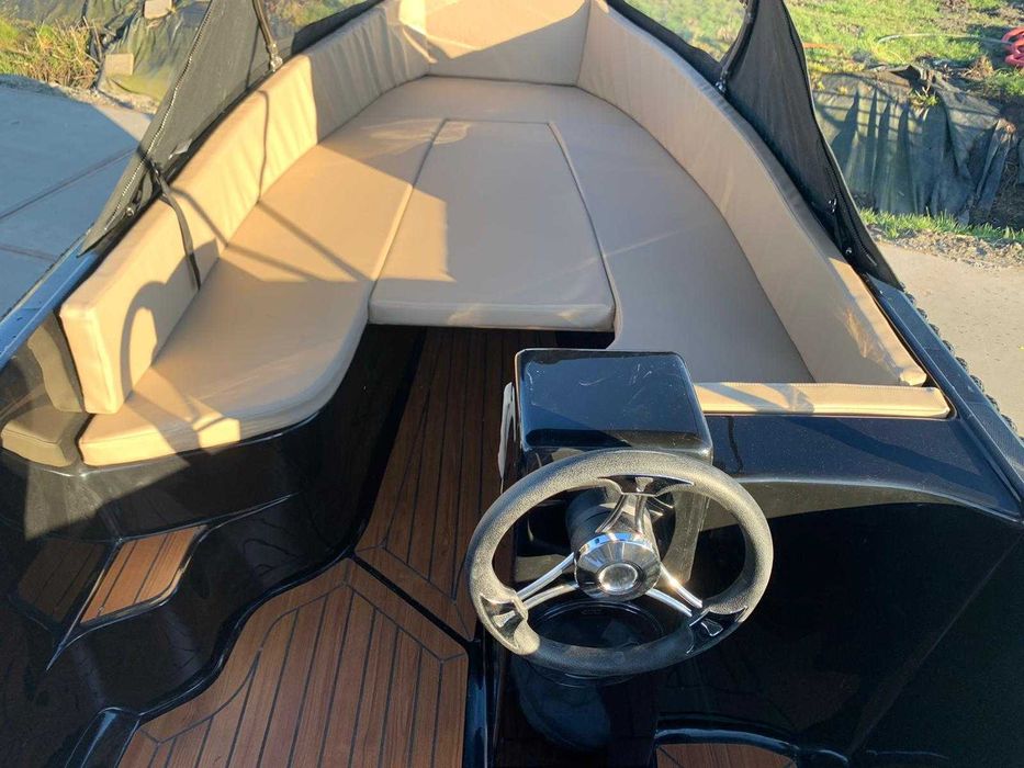 Łódź łódka turystyczna Wile 470