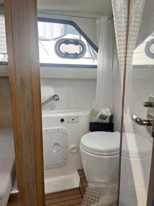 Jacht Motorowy Hastla 26 houseboat Bogate Wyposazenie