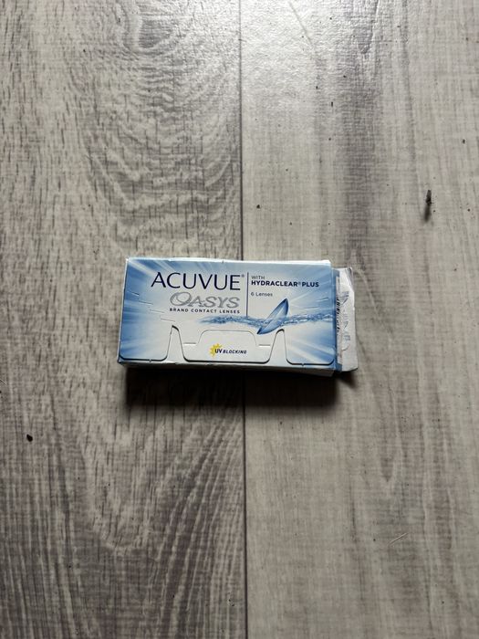 opakowanie soczewek kontaktowych ACUVUE OASYS with HYDRACLEAR PLUS.