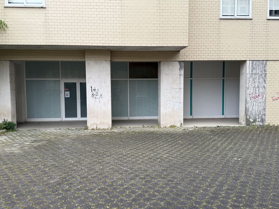 Arrenda-se Loja Centro Santo Tirso