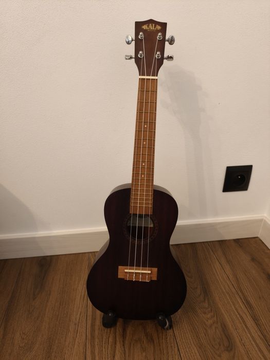 Ukulele Kala KA-15C + Pokrowiec i kapodaster