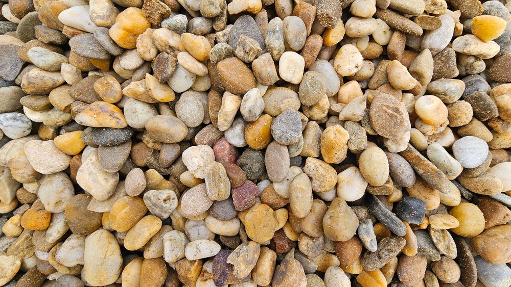 Otoczak miodowy kamień ogrodowy grys złoty kora granit ogród Thassos