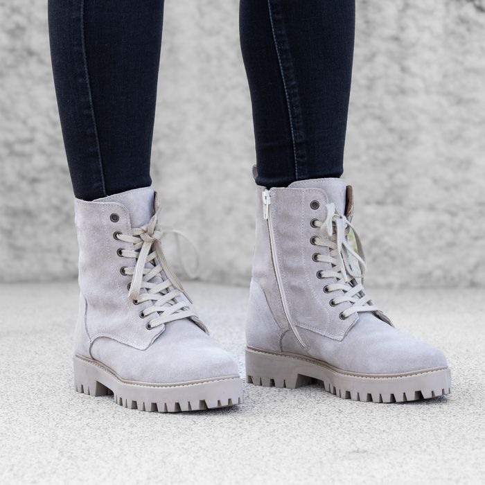Bota de senhora bege