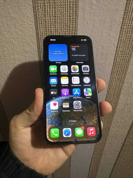 Iphone 12 64 gb та Кросівки  Nike 42.5