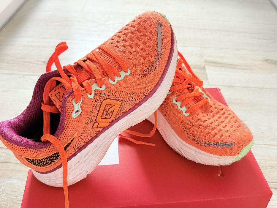 Buty sportowe r. 36