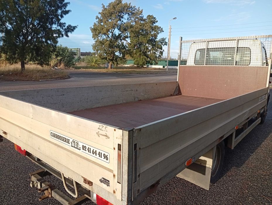 Aluguer de carrinha de caixa aberta, 4,70m comprimento, 2,25m largura