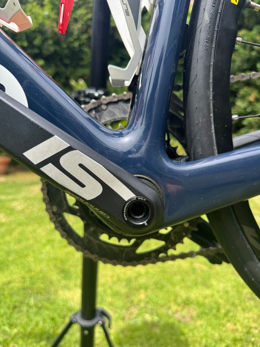 Cervélo R3 Disc Carbono - Ultegra Di2 + Powermeter Power2Max (Tamanho 56)