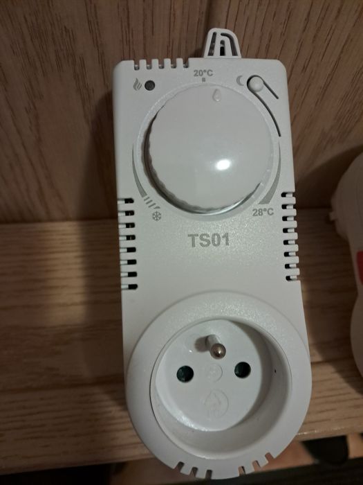 Programator czasowy do gniazdka 1 szt .Pierwsze zdjęcia.