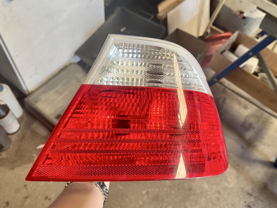 Farolins traseiros + farolins dianteiros