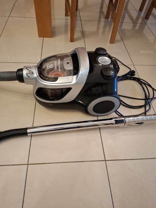 Odkurzacz bezworkowy Electrolux Stan Bardzo Dobry