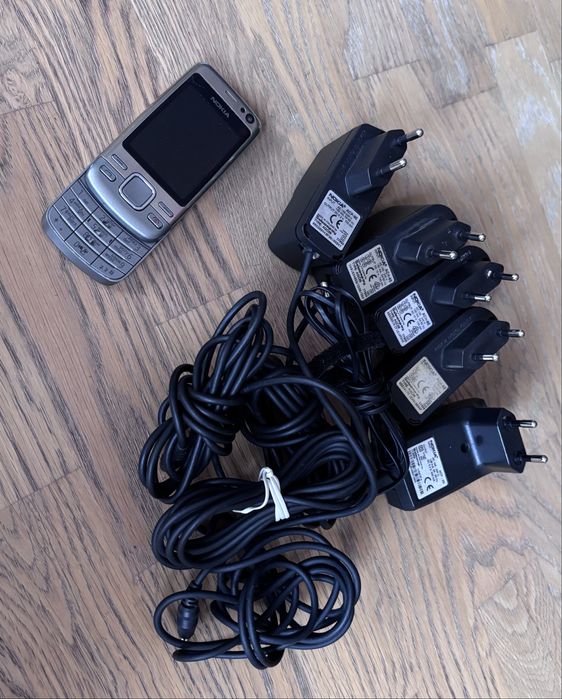 Мобильные телефоны Nokia 6600i, зарядное устройство  Nokia