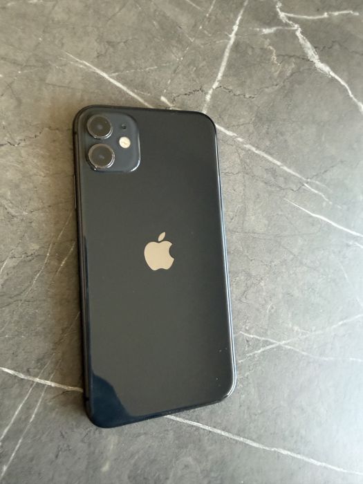 Продам Айфон 11 64 ГБ