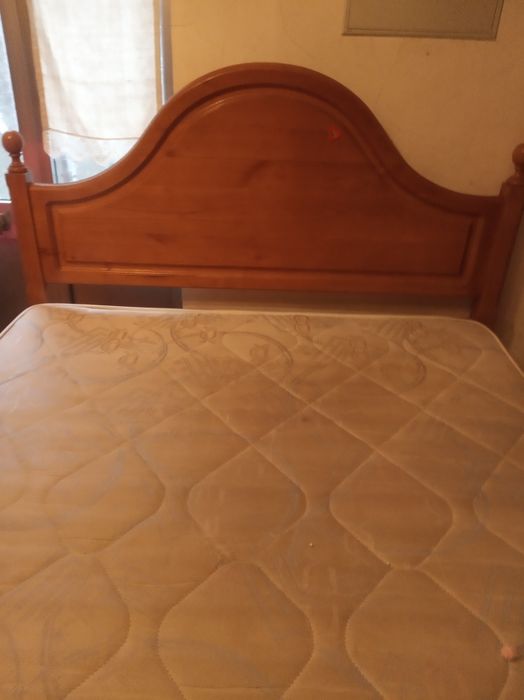 Cama e colchão casal