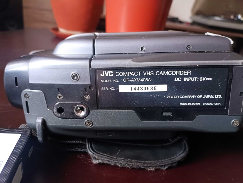 Відеокамера JVC VHS-C GR-AXM405A